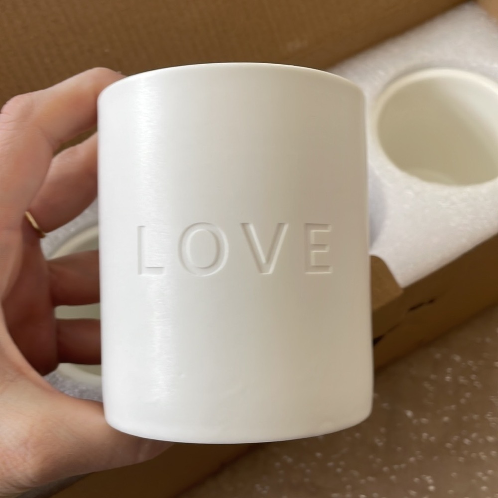 Brand New I Love You Set of 3 Ceramic Planter Pots 3.5” White w/ Bamboo Bases - Picture 4 of 12
